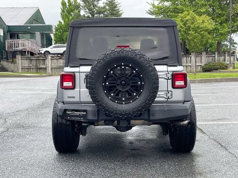 Used 2018 Jeep Wrangler Sport AWD/4WD image 7