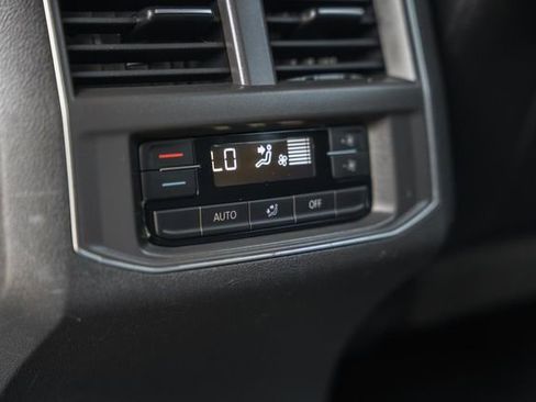 Used 2018 Volkswagen Atlas SE FWD image 34