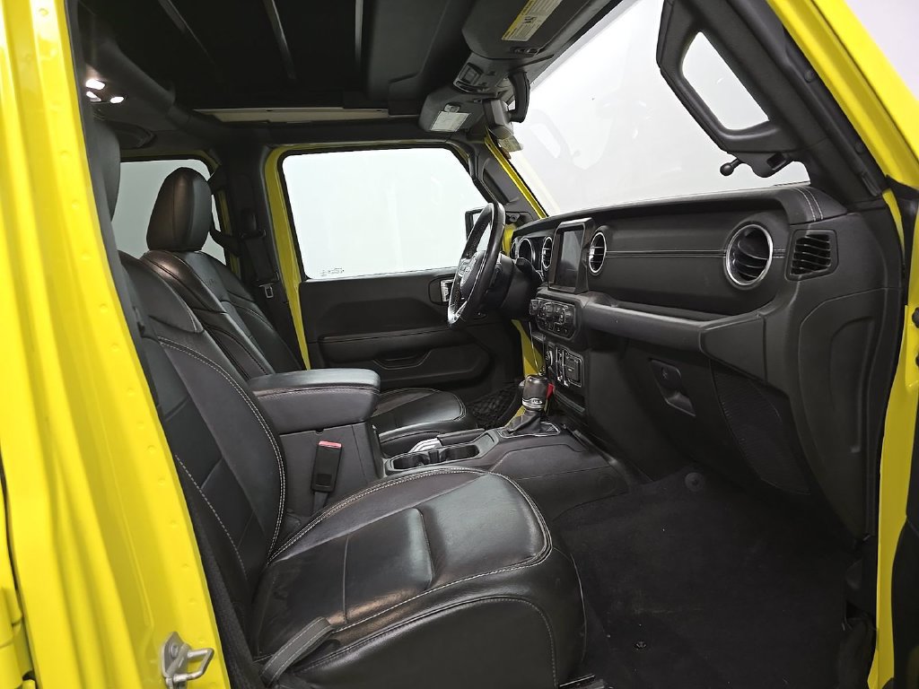 Used 2022 Jeep Wrangler Unlimited Sahara AWD/4WD image 5