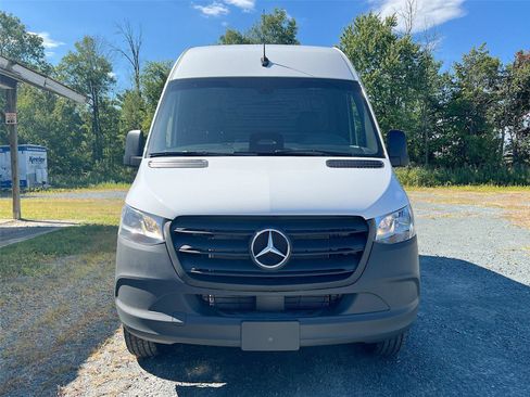 New 2025 Mercedes-Benz Sprinter 2500 image 9