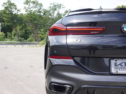 Used 2022 BMW X6 xDrive40i w/ M Sport Package AWD/4WD image 15