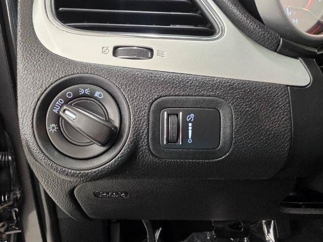 Used 2020 Dodge Journey SE FWD image 19