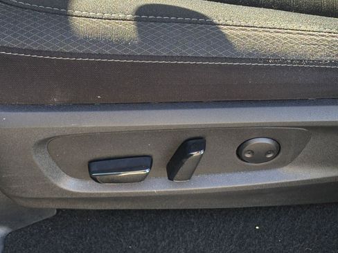 Used 2025 Nissan Pathfinder SV image 24