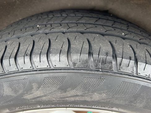 Used 2020 Chrysler Pacifica Limited image 36