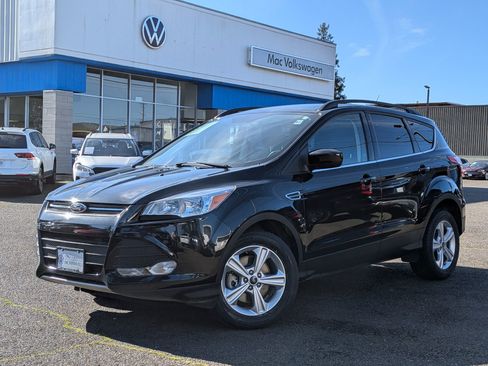 Used 2015 Ford Escape SE w/ Equipment Group 201A image 1