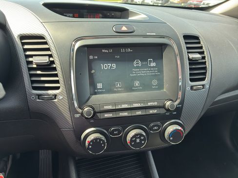 Used 2017 Kia Forte S FWD image 12