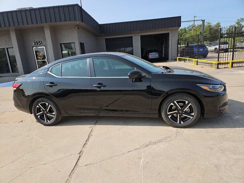 Used 2024 Nissan Sentra SV FWD image 12
