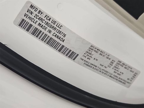 Used 2024 Chrysler Pacifica Touring-L image 36