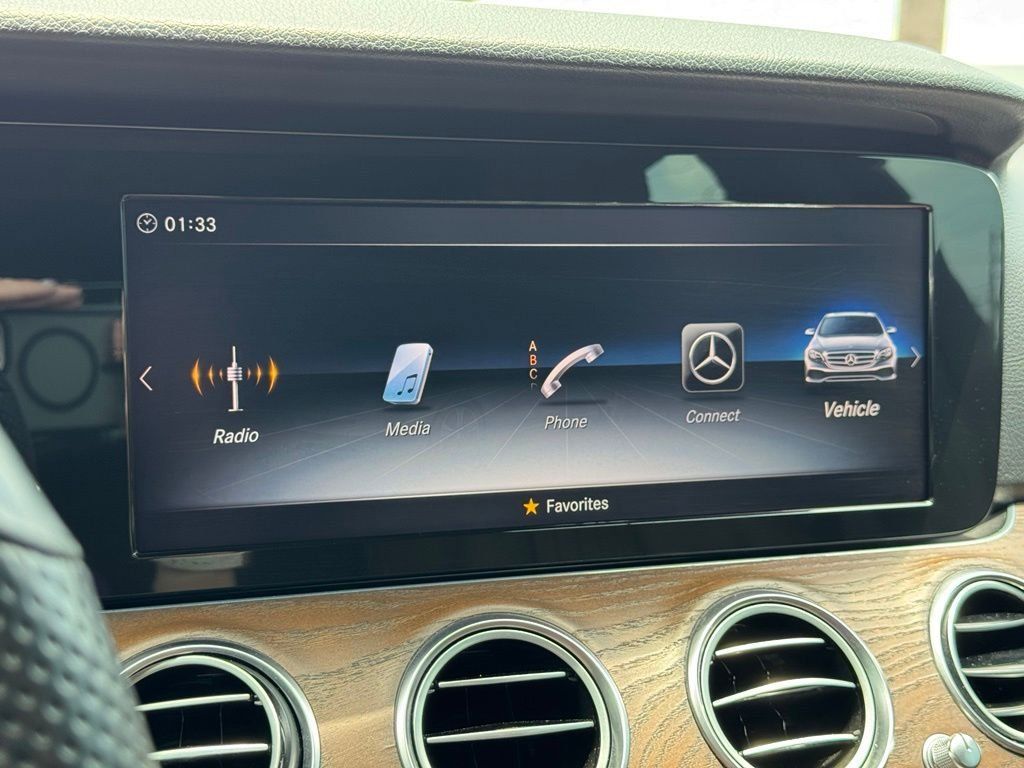 Used 2018 Mercedes-Benz E 400 4MATIC Sedan image 34