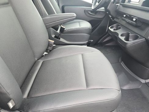 Used 2025 Mercedes-Benz Sprinter 2500 image 18