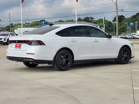 Used 2025 Honda Accord SE image 5