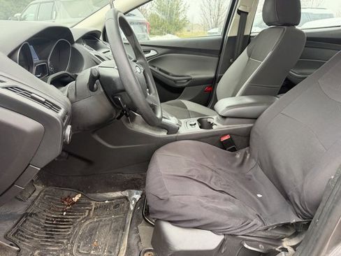 Used 2014 Ford Focus SE w/ SE Winter Package image 12