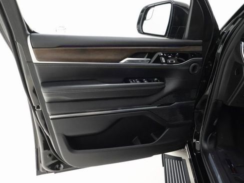 Used 2022 Jeep Grand Wagoneer Series II w/ Premium Group II image 8