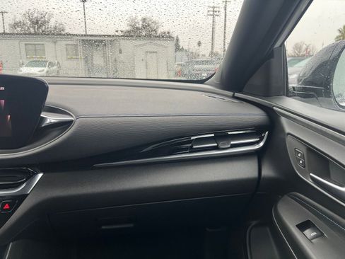Used 2025 Buick Envista Sport Touring image 35