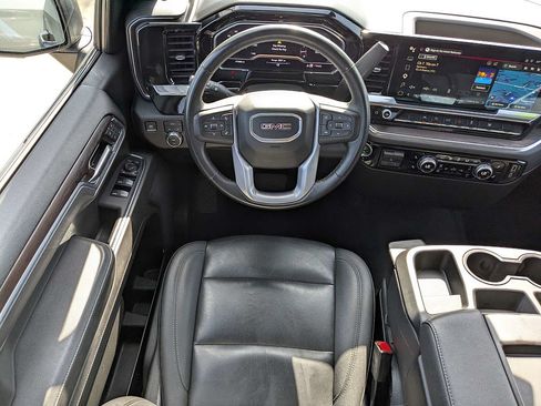 Used 2025 GMC Sierra 1500 SLT AWD/4WD image 16