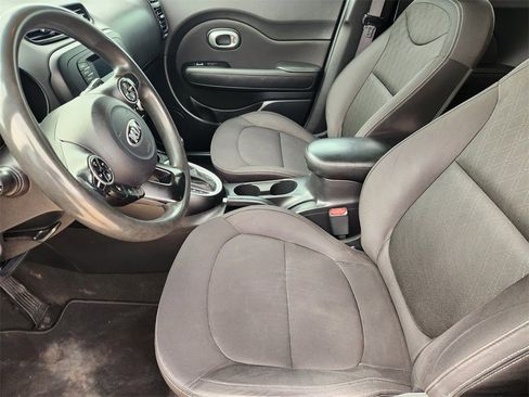 Used 2015 Kia Soul Base image 13