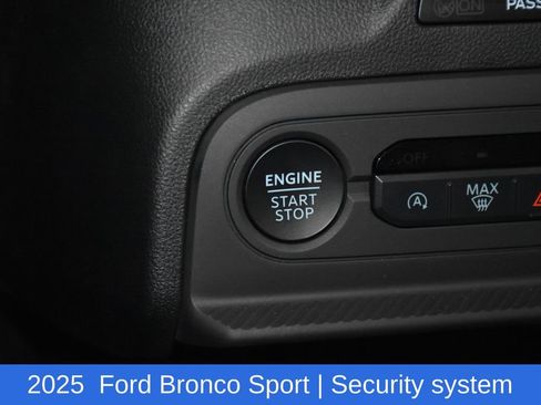 Used 2025 Ford Bronco Sport Badlands image 17
