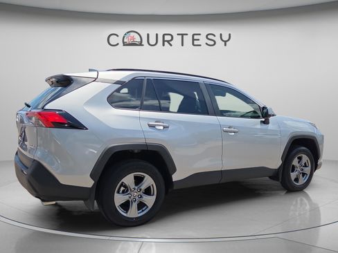 Certified 2025 Toyota RAV4 XLE w/ Convenience Package FWD image 5