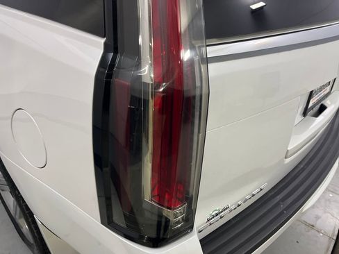 Used 2017 Cadillac Escalade Platinum image 47