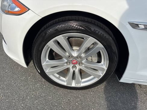 Used 2015 Jaguar XJ AWD image 31