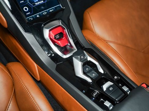 Used 2021 Lamborghini Huracan EVO image 40