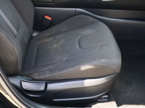 Used 2025 Hyundai Elantra SE FWD image 16