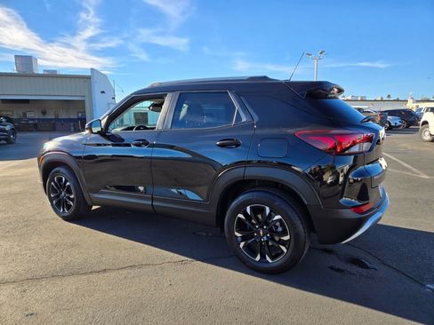 Used 2023 Chevrolet TrailBlazer LT w/ Convenience Package image 4