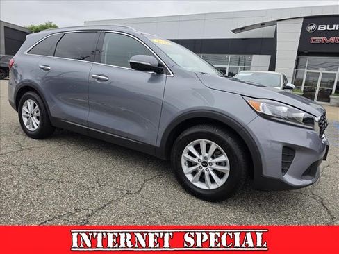 Used 2019 Kia Sorento FWD w/ LX Convenience Package image 1