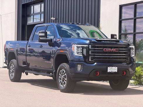 Used 2021 GMC Sierra 2500 AT4 w/ AT4 Preferred Package AWD/4WD image 4