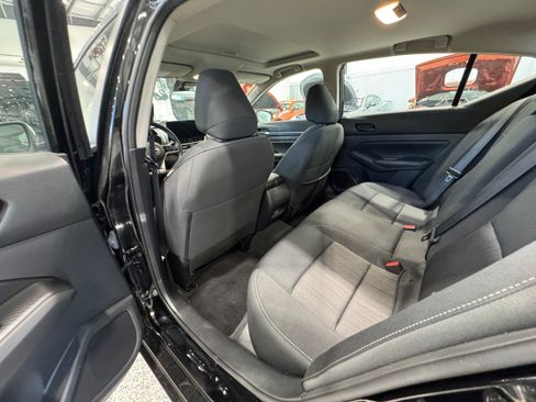 Used 2024 Nissan Altima 2.5 SV w/ SV Premium Package AWD/4WD image 14
