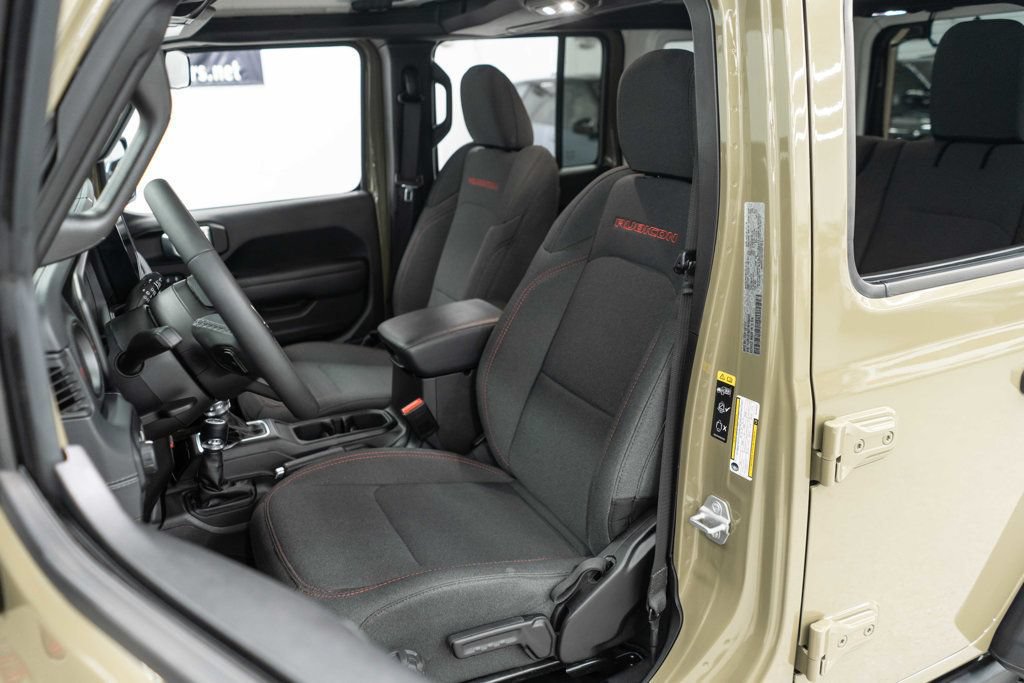 Used 2026 Jeep Wrangler Unlimited Rubicon AWD/4WD image 8