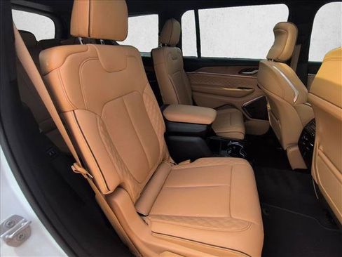 Used 2025 Jeep Grand Cherokee L Summit AWD/4WD image 23