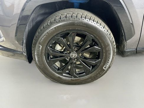 Used 2022 Toyota RAV4 XSE AWD/4WD image 8