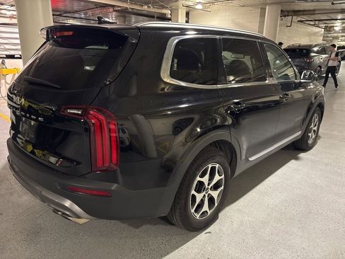 Used 2022 Kia Telluride EX AWD/4WD image 3