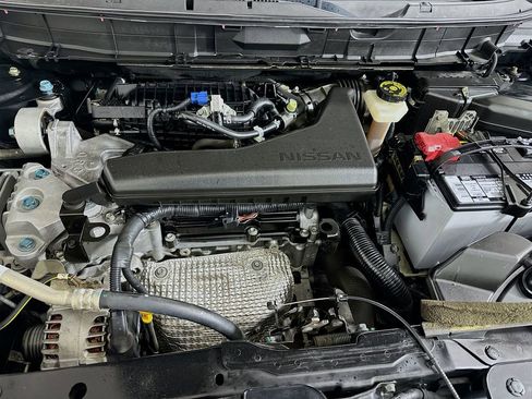 Used 2016 Nissan Rogue SV FWD image 29