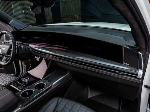Used 2025 Cadillac Escalade V w/ LPO, ONYX Package image 14