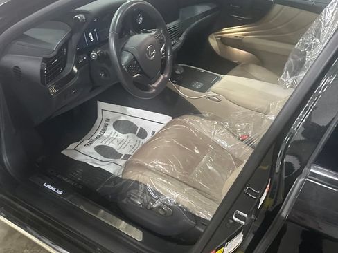 Used 2024 Lexus LS 500 RWD image 4