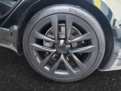 Used 2022 Tesla Model S image 38