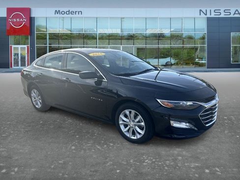 Used 2025 Chevrolet Malibu LT FWD image 3