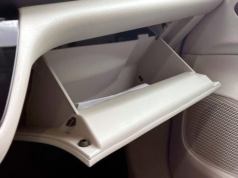 Certified 2021 Chrysler Voyager Lxi image 28