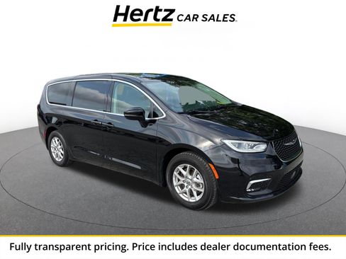 Used 2024 Chrysler Pacifica Touring-L FWD image 1