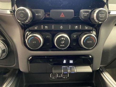 Used 2024 RAM 1500 Laramie image 15