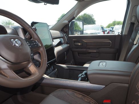 New 2025 RAM 2500 Limited image 12