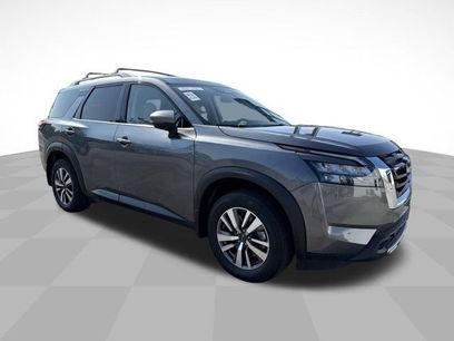 Used 2025 Nissan Pathfinder SL
