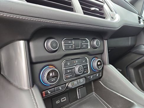 Used 2022 Chevrolet Tahoe Z71 w/ Z71 Off-Road Package image 15