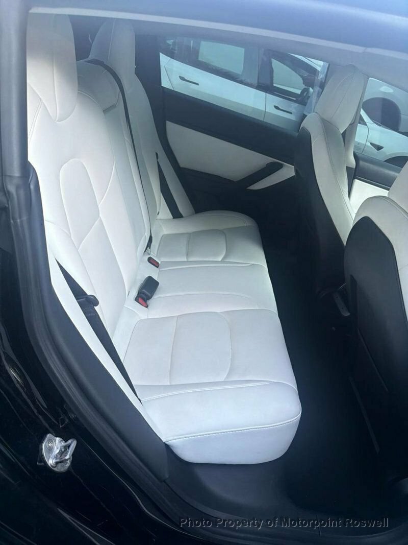 Used 2021 Tesla Model 3 Standard Range Plus RWD image 3