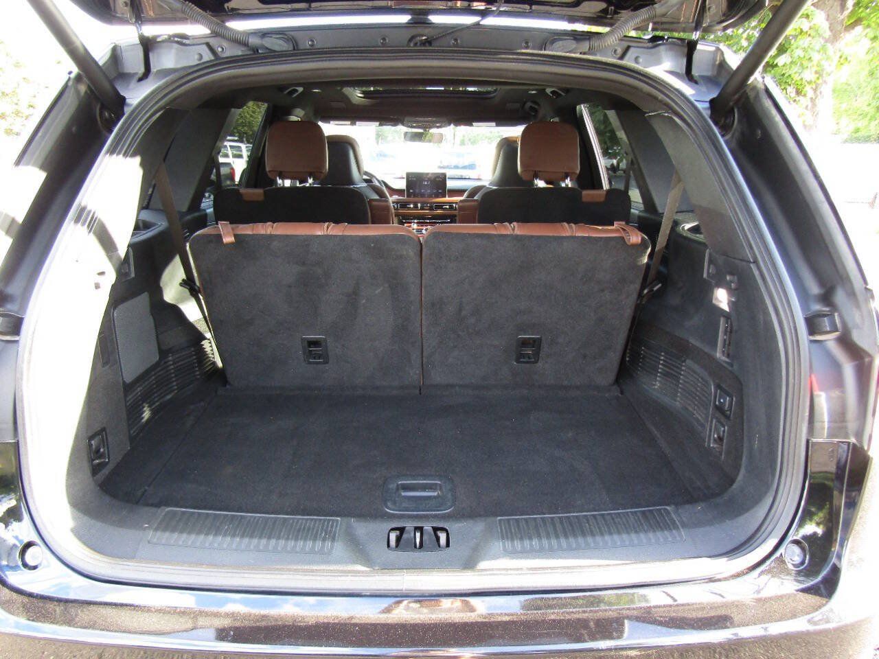 Used 2023 Lincoln Aviator Reserve w/ Equipment Group 201A AWD/4WD image 23