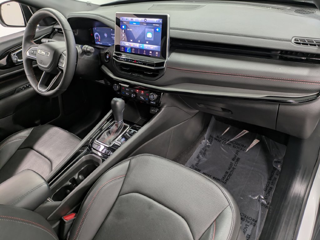 Used 2025 Jeep Compass Trailhawk w/ Trailhawk Elite Group AWD/4WD image 30