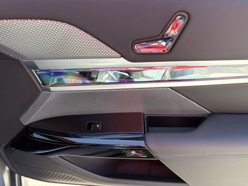 Used 2025 BMW 740i xDrive 740i xDrive image 24