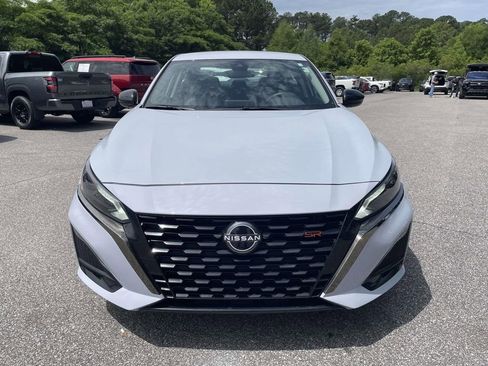 Used 2025 Nissan Altima 2.5 SR AWD/4WD image 7